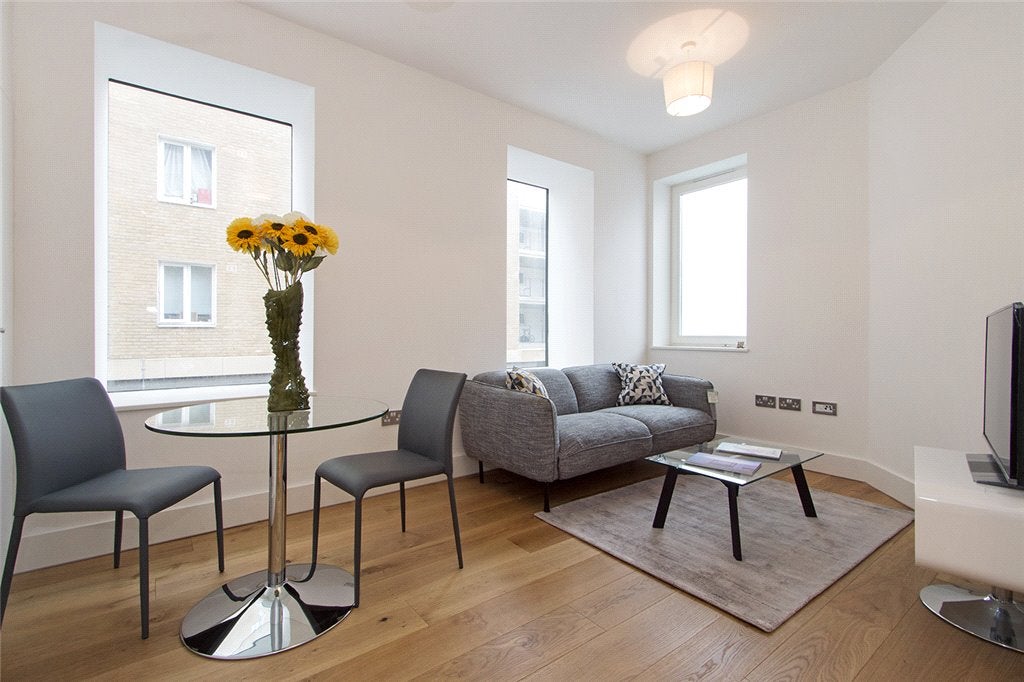 Flat Rodney Road in Greater London