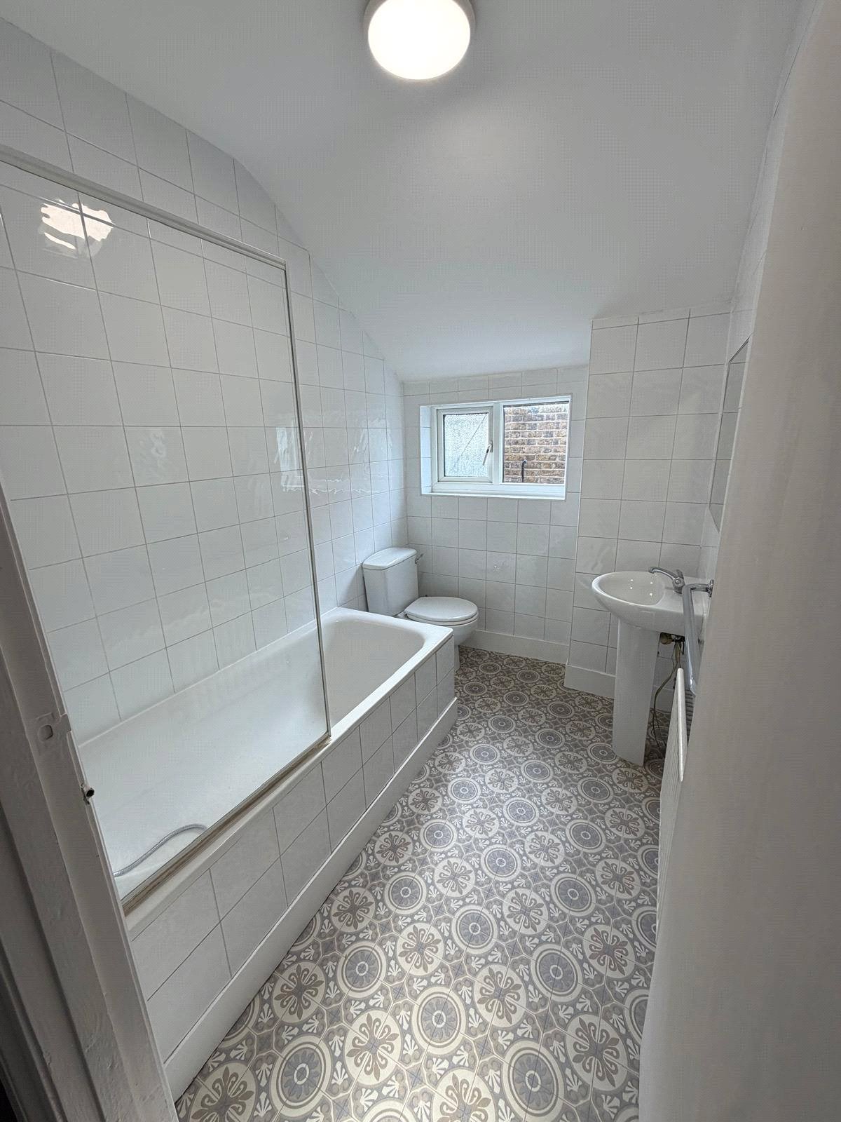 Flat Brondesbury Road in Greater London