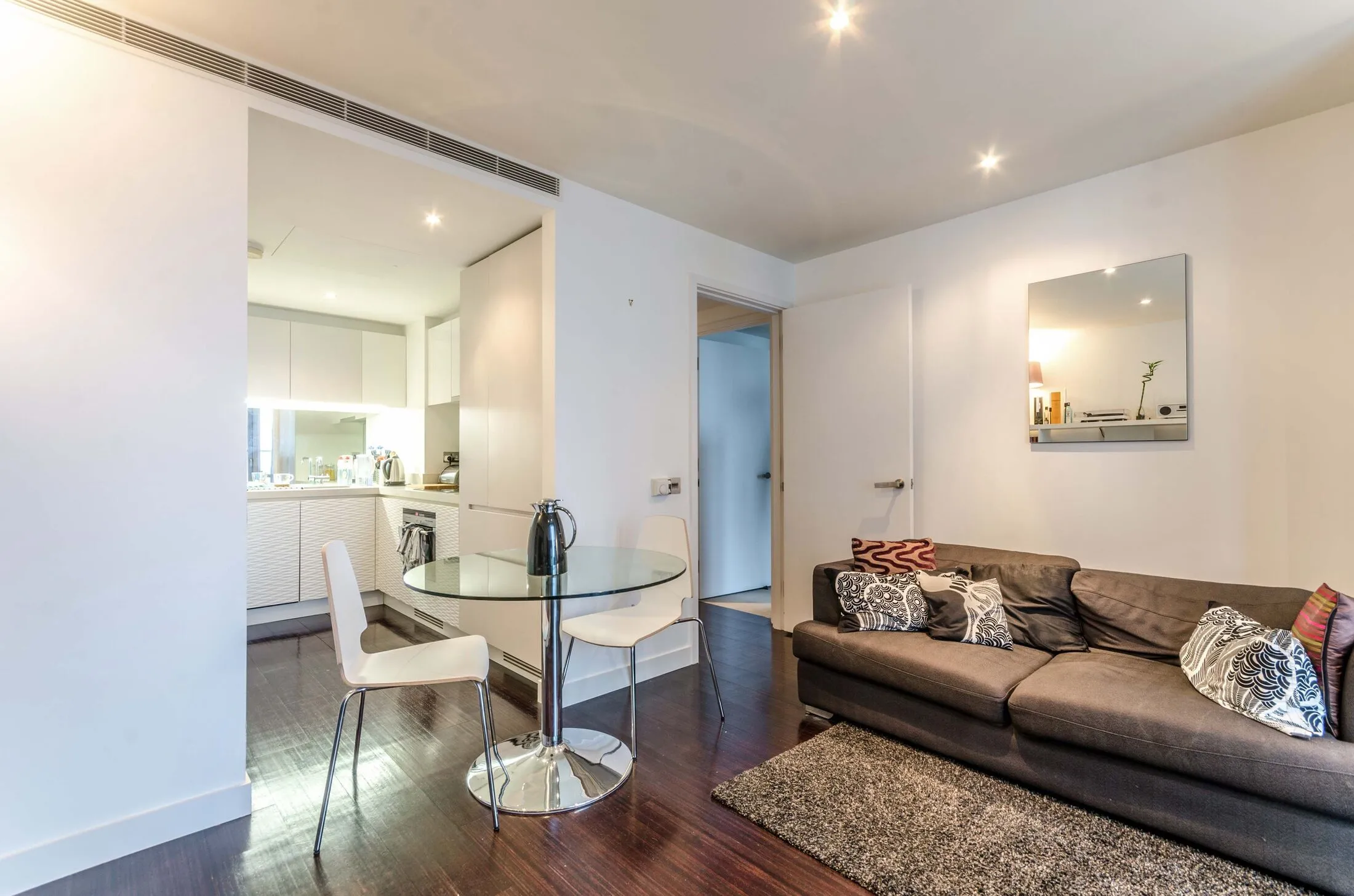 Flat Dockyard Lane in Greater London