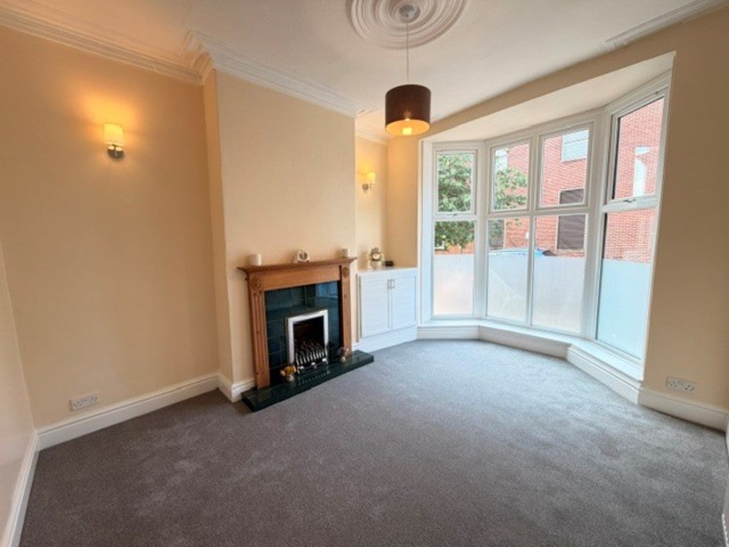 House Garden Walk in Preston