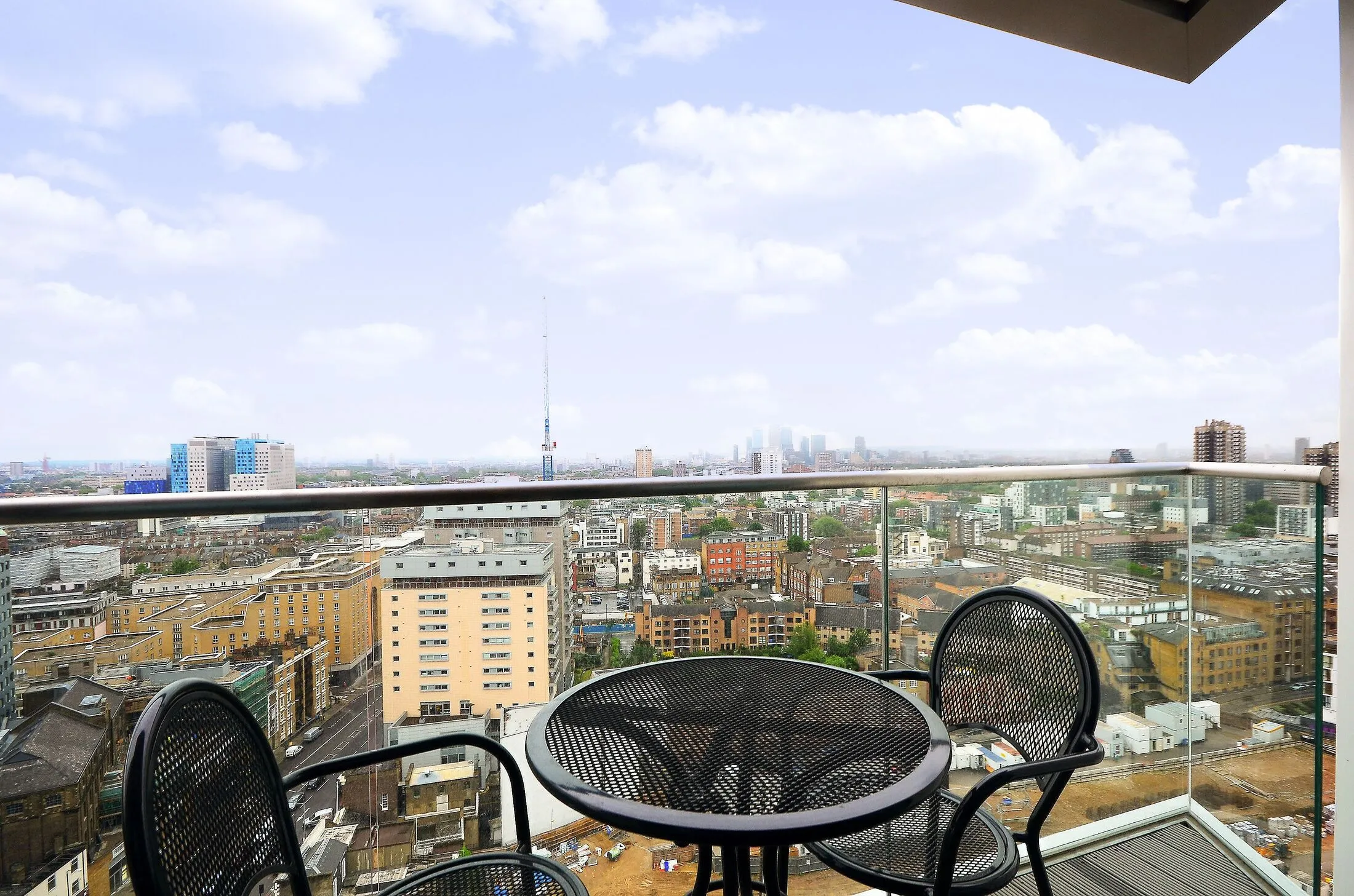 Flat Alie Street in Greater London