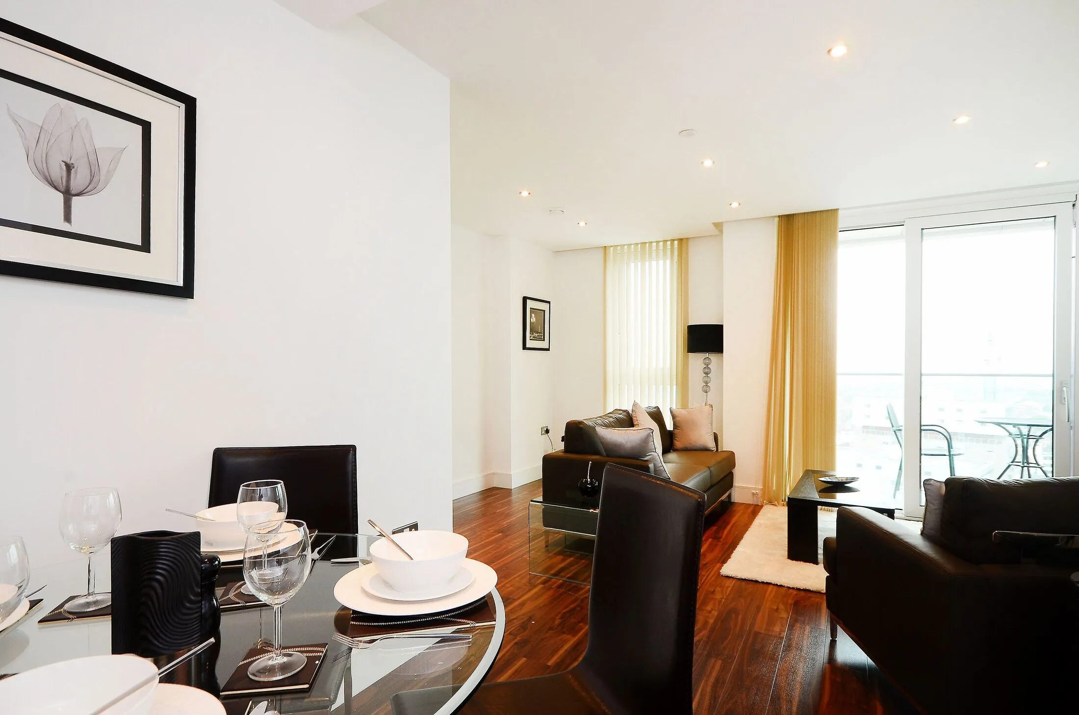 Flat Alie Street in Greater London