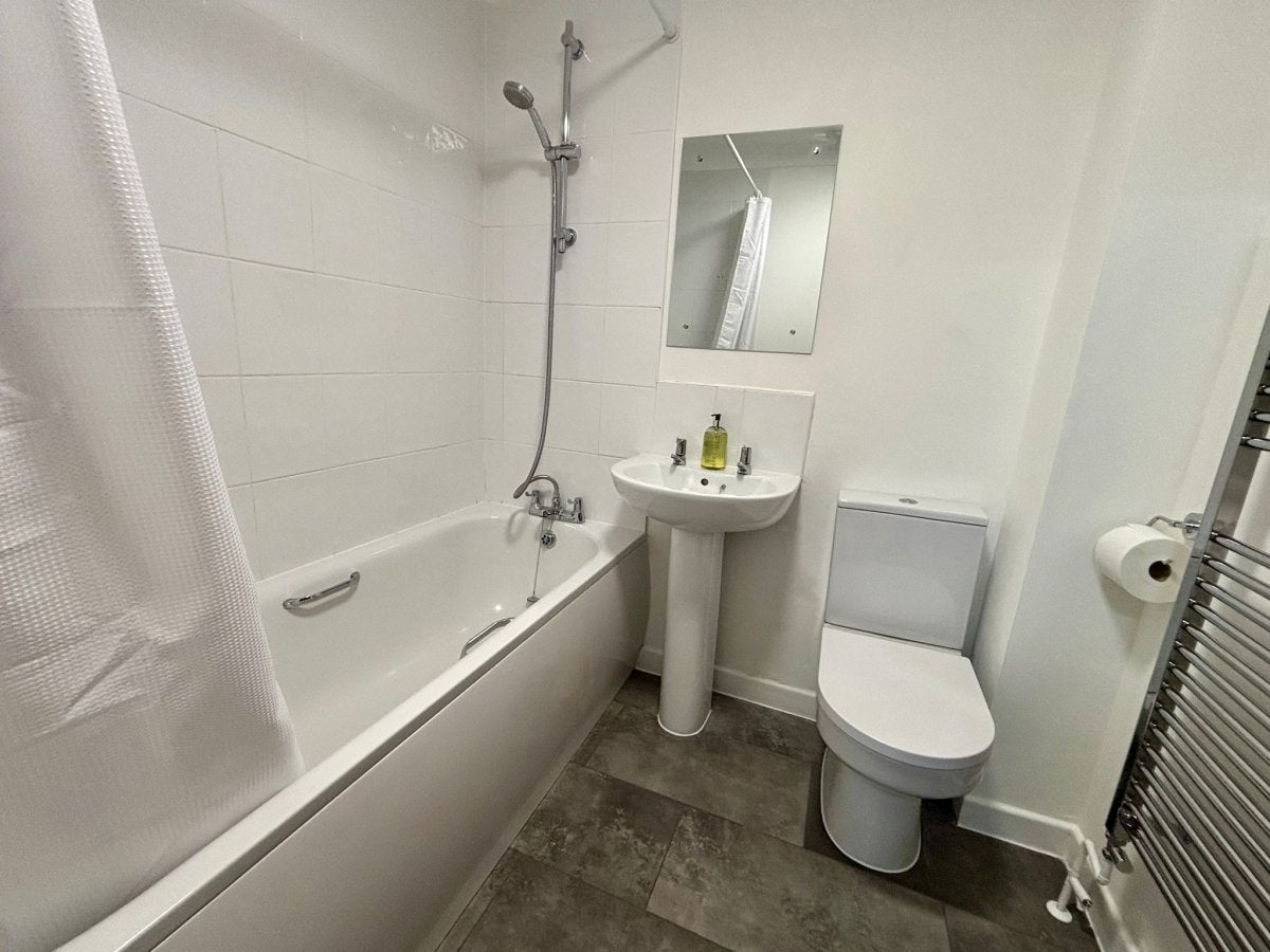 Flat Ingworth Road in Poole