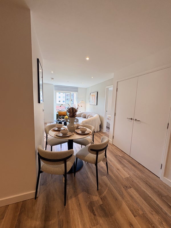 Room Heyrod Street in Manchester