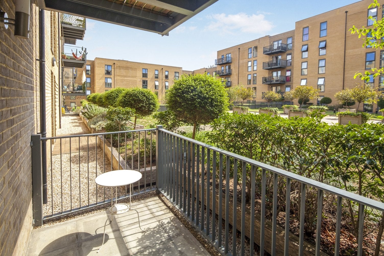 Flat Croydon Road in Greater London
