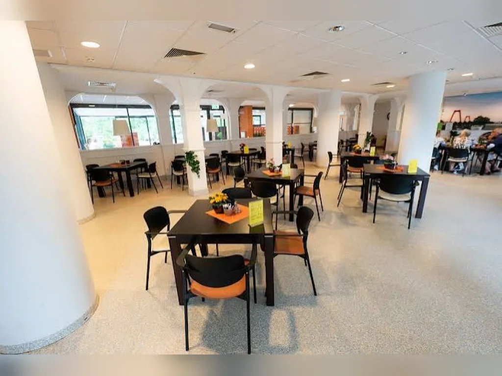 Appartement Sinclair Lewisplaats 92 in Rotterdam