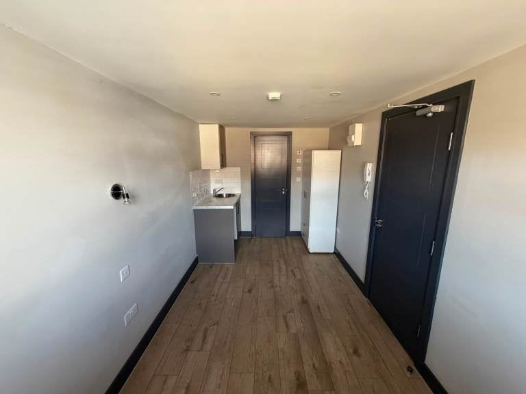Flat Bledlow Close in Greater London