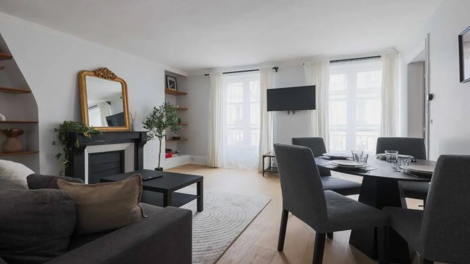 Flat Rue du Bac in Paris