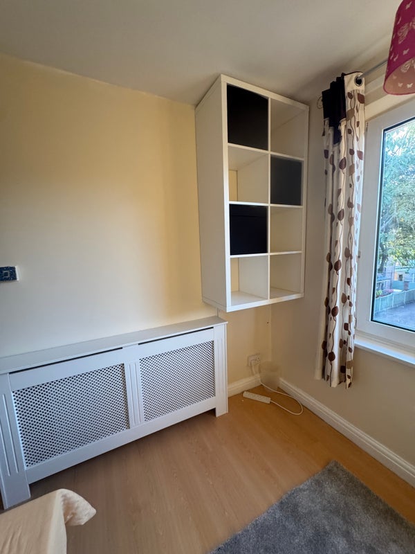 Room Taylor Avenue in Newcastle-under-Lyme