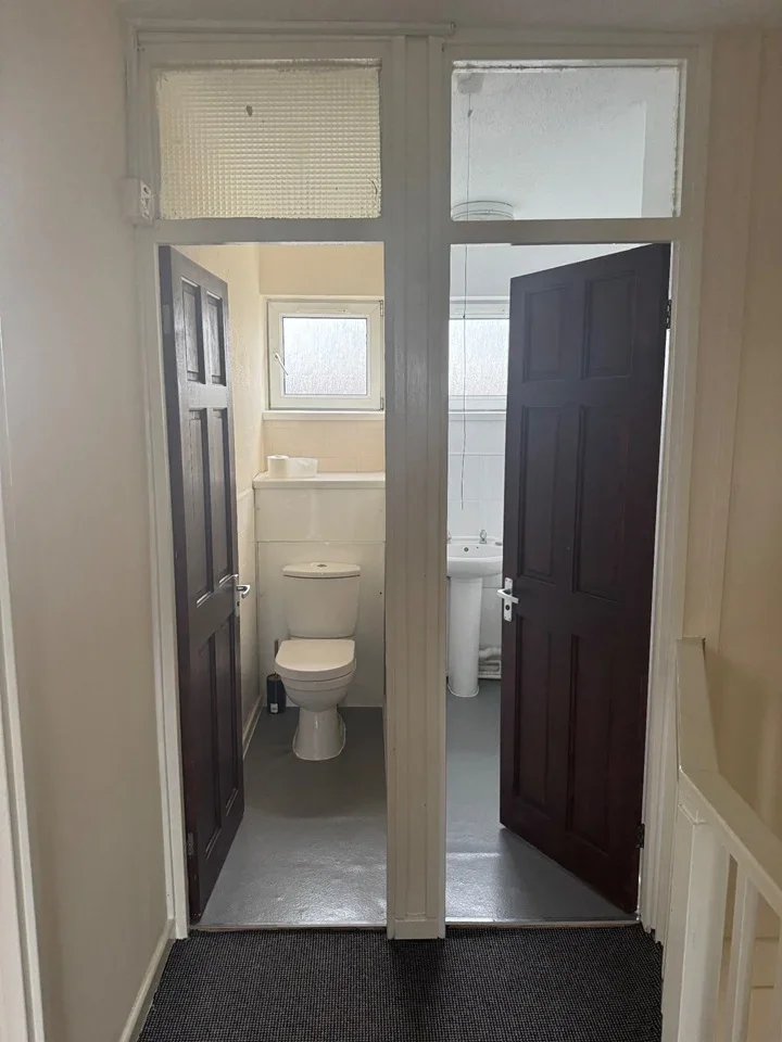 Room Dacca Street in Greater London