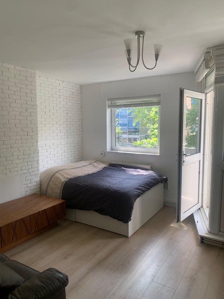 Room Dacca Street in Greater London
