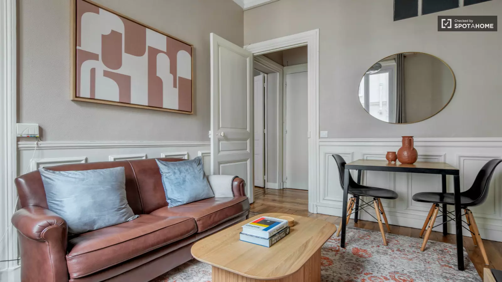 Flat Rue Saint-Honoré in Paris