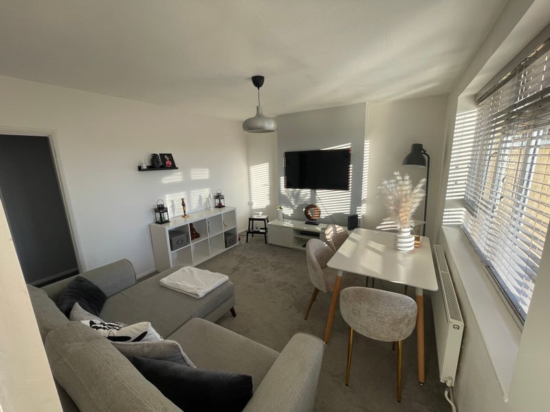 Room Odencroft Road in Slough