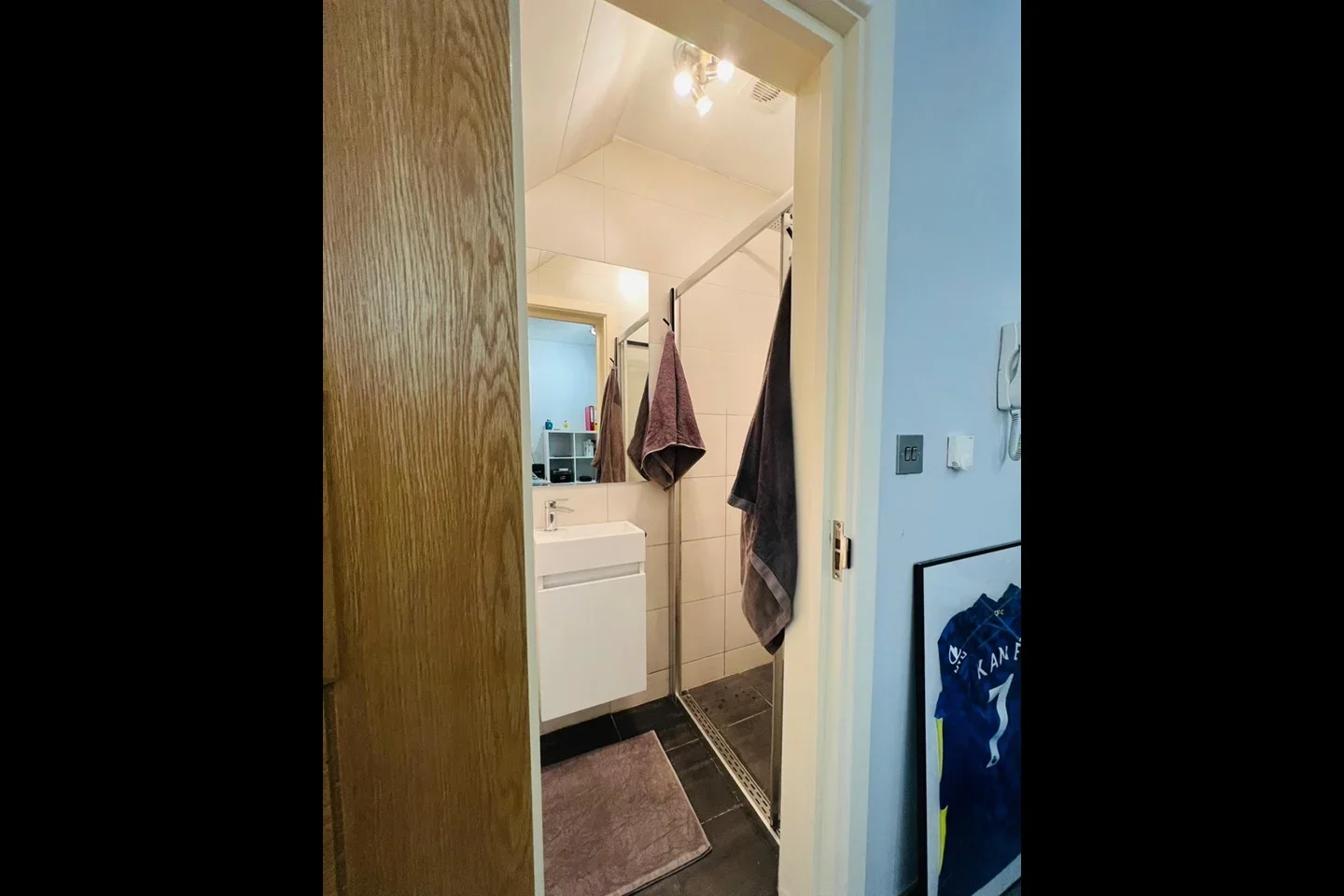 Flat Greenland Place in Greater London