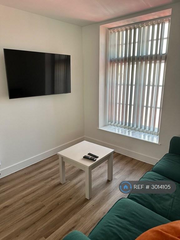 Room Smyths Close in Bristol
