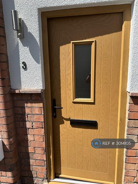 Room Smyths Close in Bristol