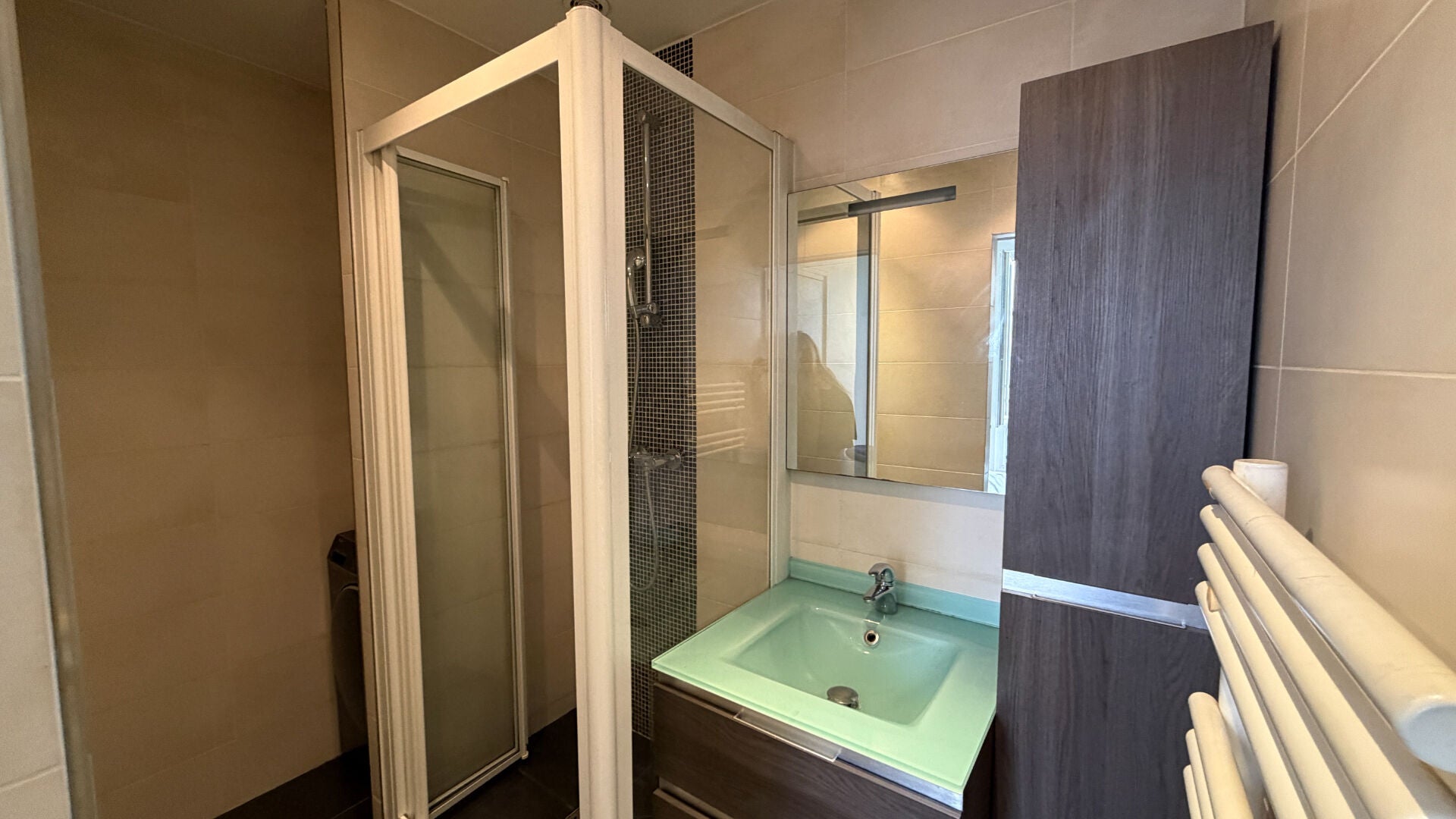 Flat Rue Jacques Mazaud in Levallois-Perret