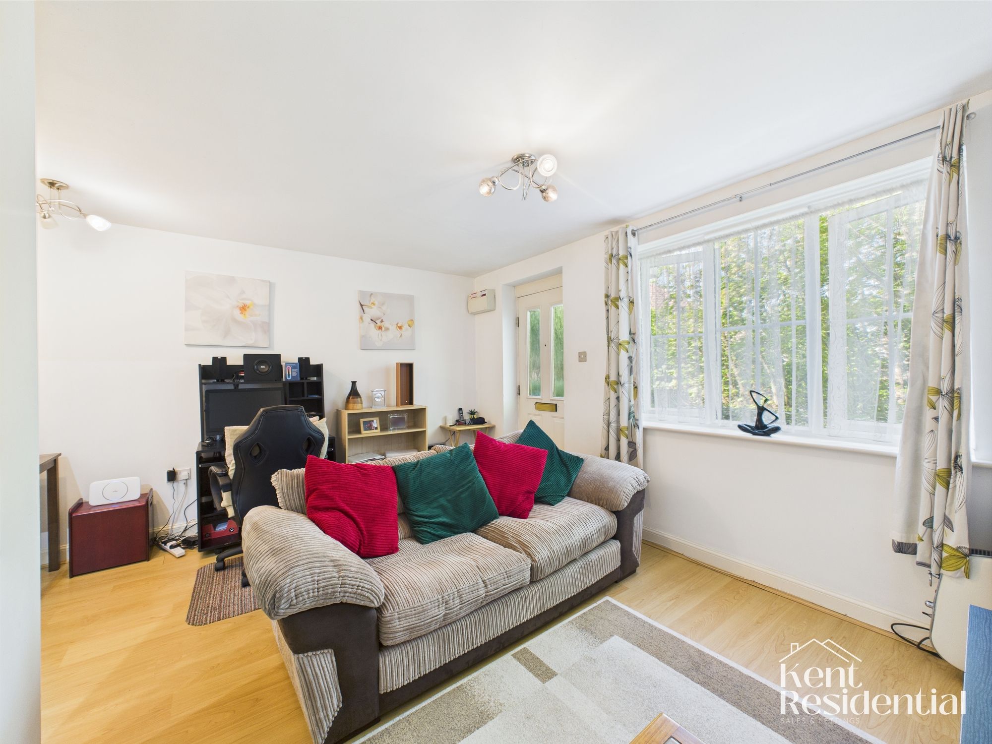 Flat Wharfdale Square in Maidstone