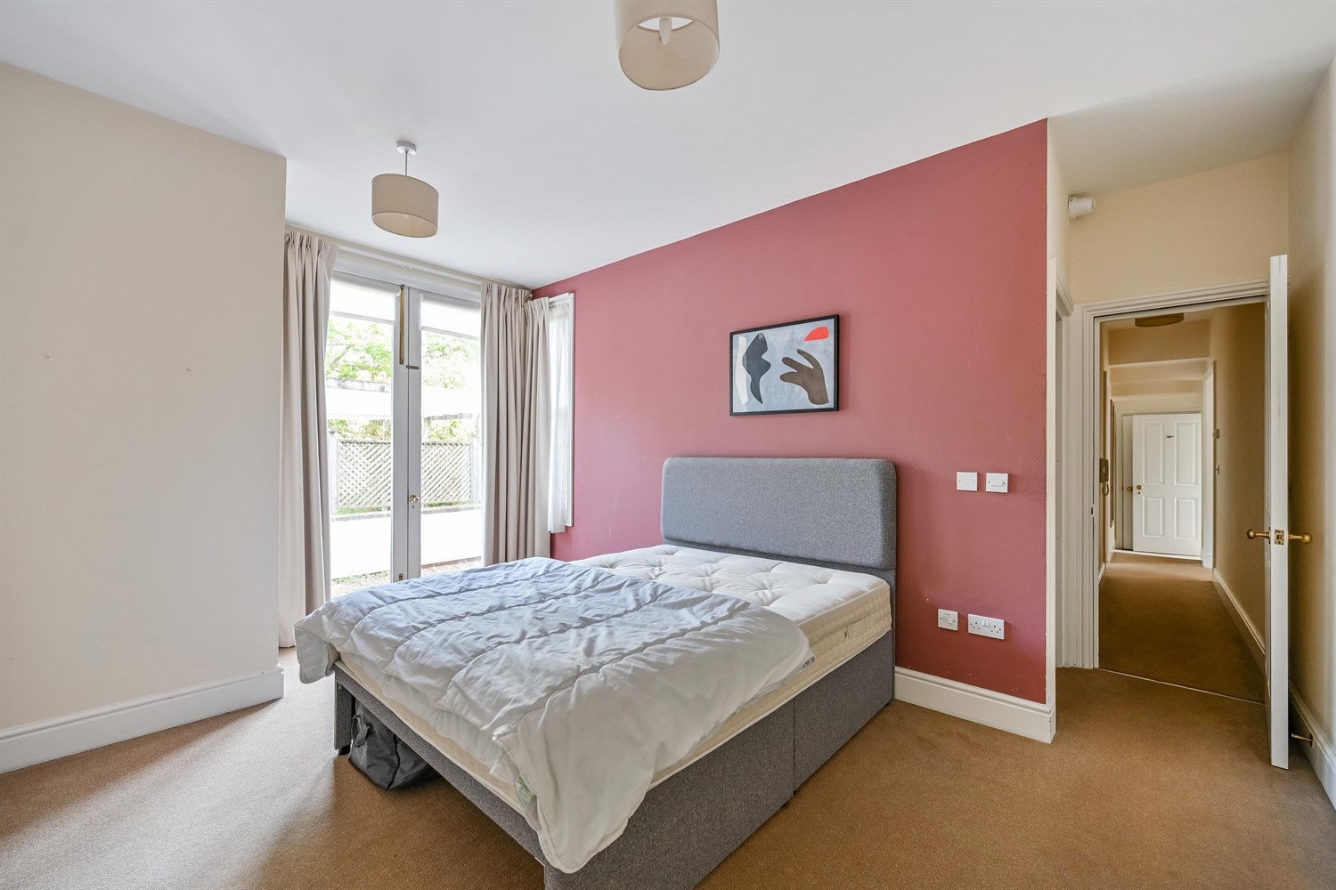Flat Castle Crescent in Reading