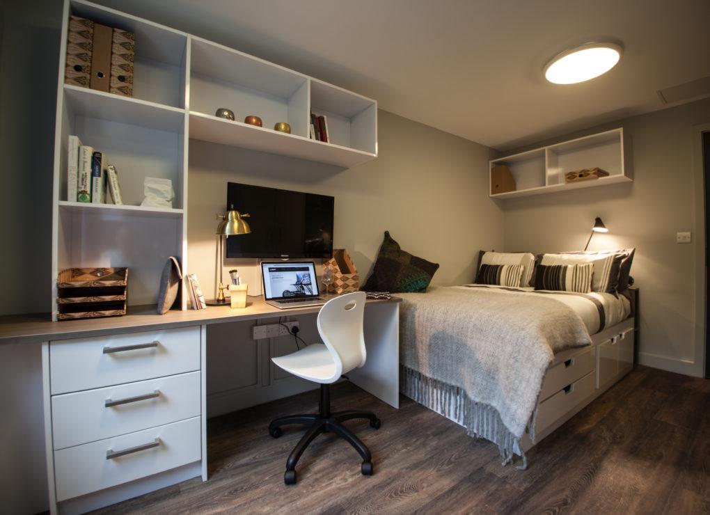 Flat Halsmere Road in London