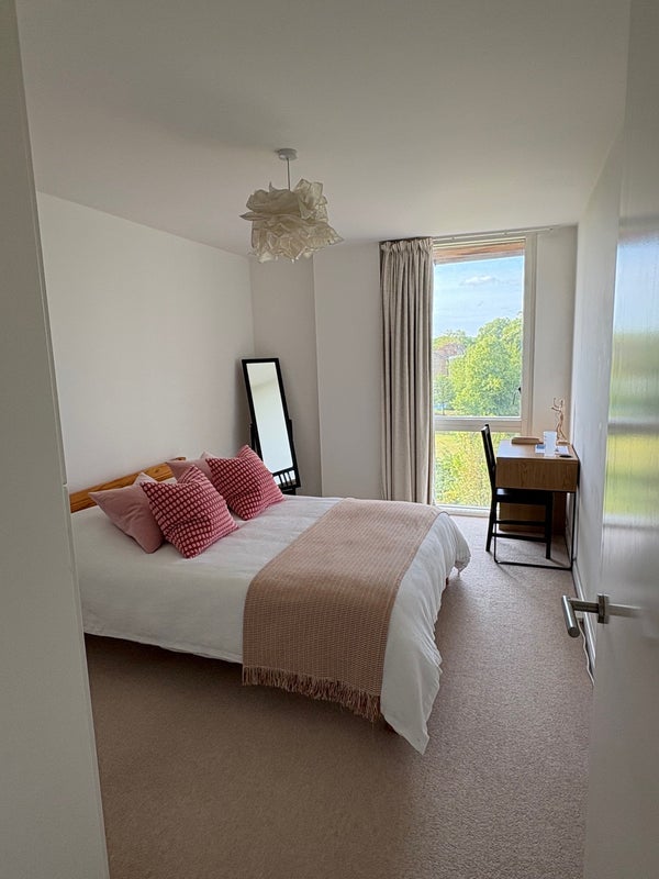 Room Albany Road in Greater London