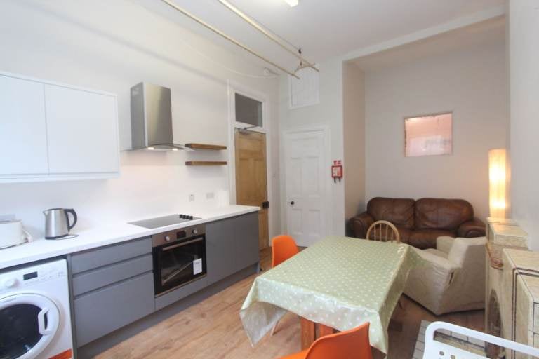 Flat Morrison Street in City of Edinburgh