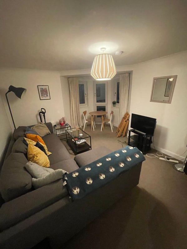 Room Parsonage Square in Glasgow
