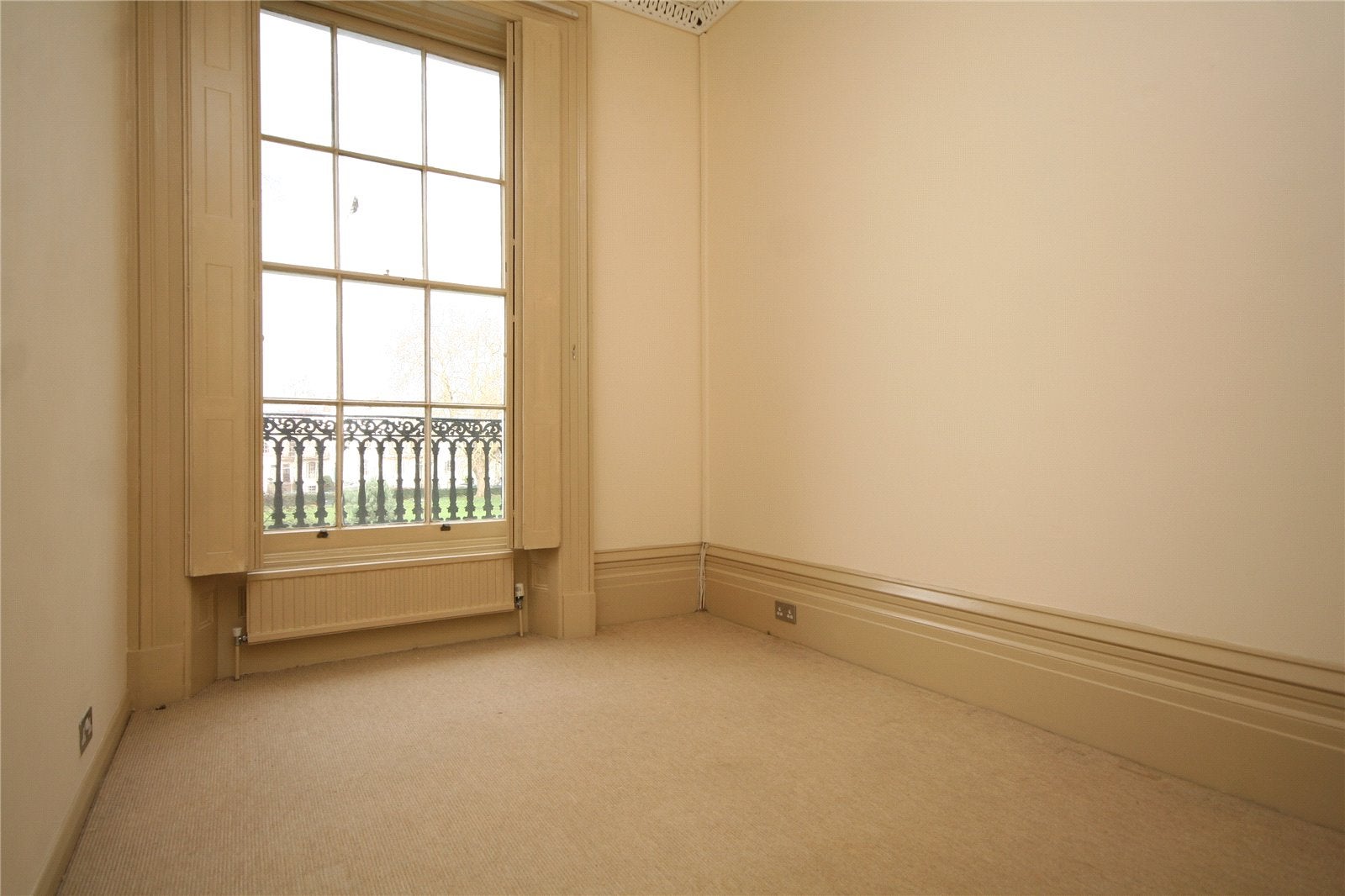 Flat Clarence Square in Cheltenham