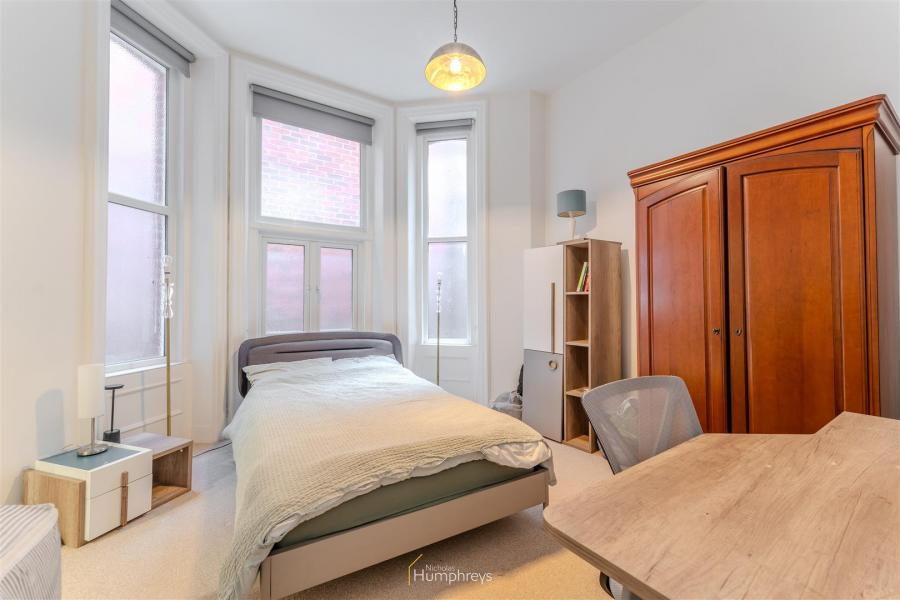 Flat Durley Gardens in Bournemouth