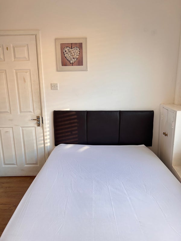 Room Alma Road in Windsor