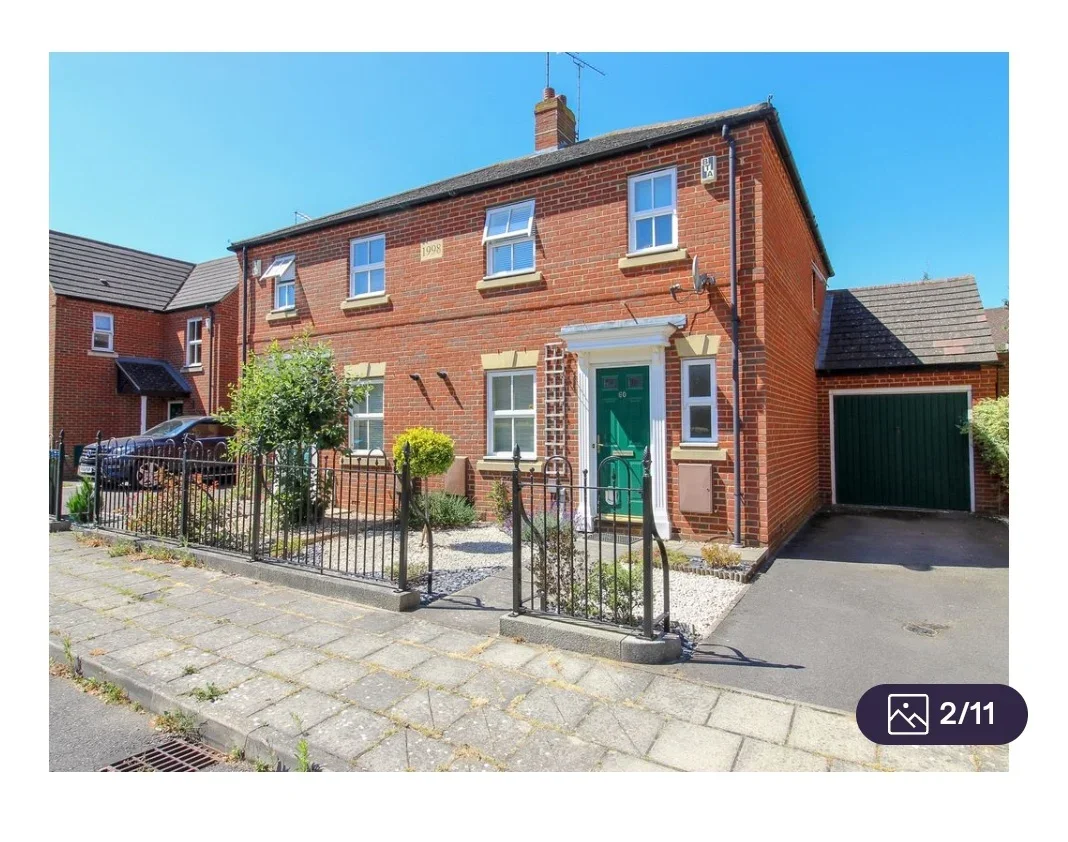 House Sandhill Way in Fairford Leys