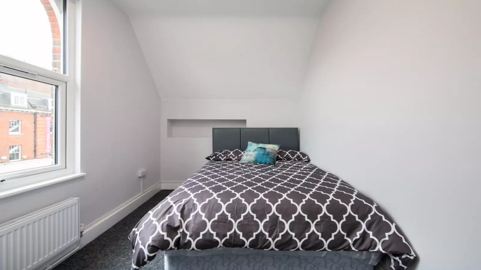 Room South Park Road in Greater London