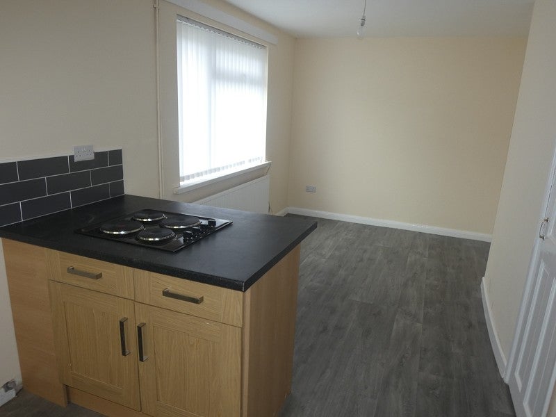House Ynys Fach Avenue in Resolven