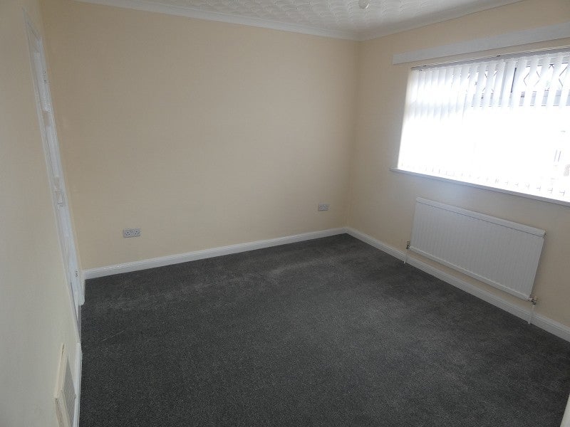 House Ynys Fach Avenue in Resolven