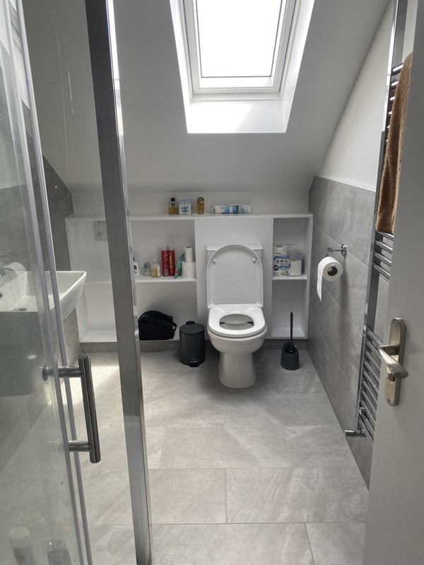 Room Merton Road in Greater London