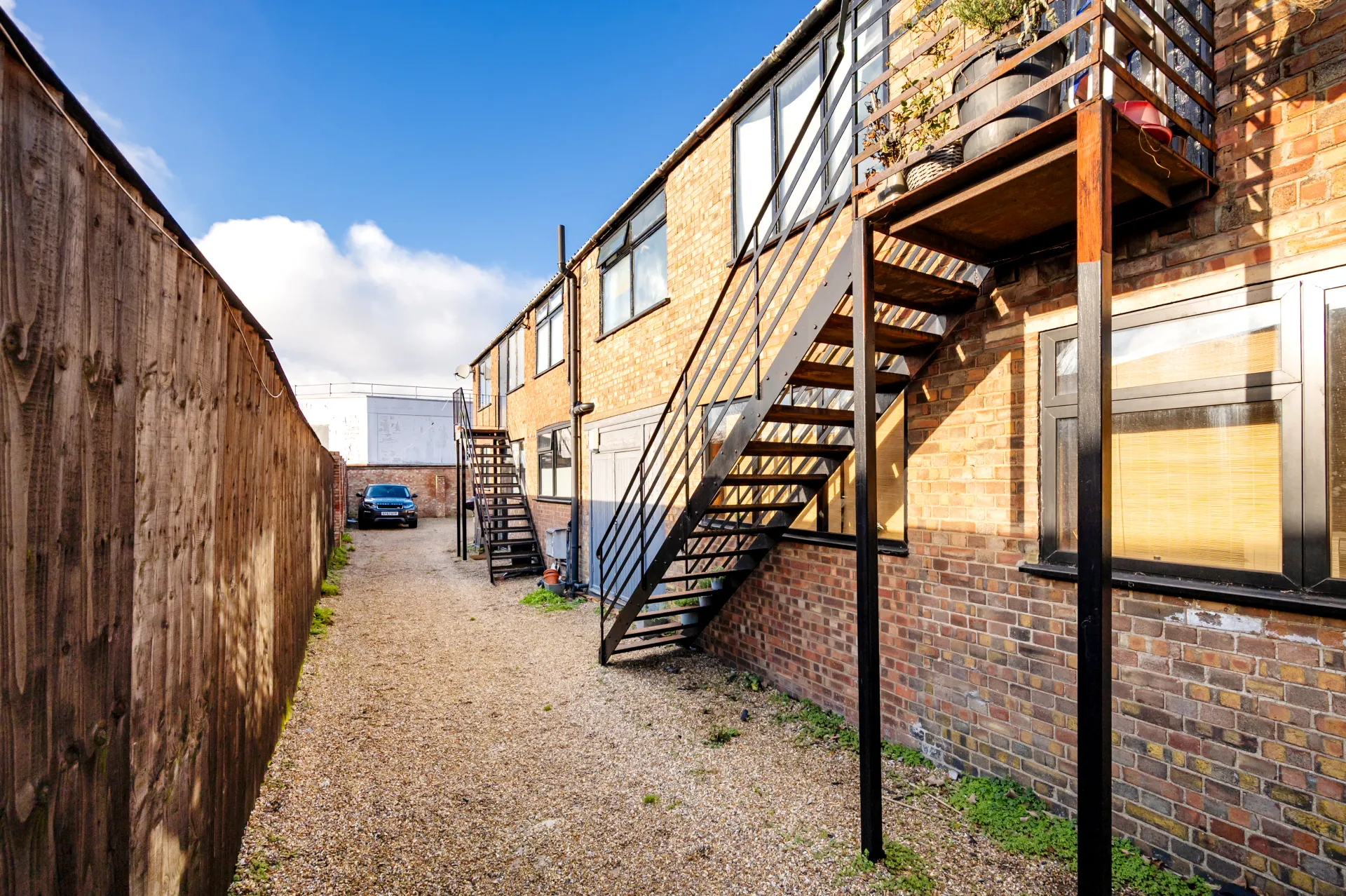 Flat Albert Avenue in Greater London