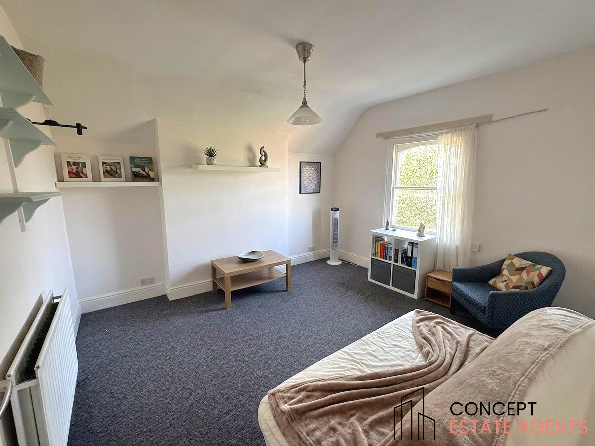 Flat Robinson Road in Greater London