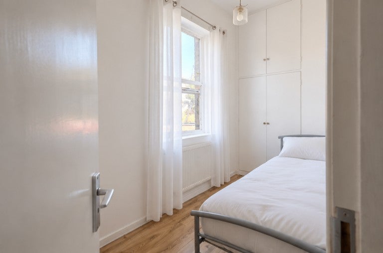 Room Salusbury Road in Greater London