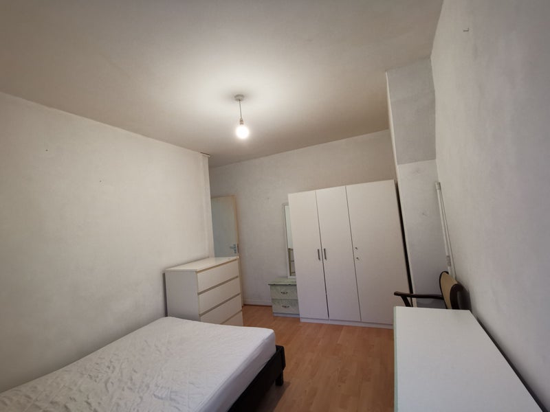 Room Lilford Road in Greater London