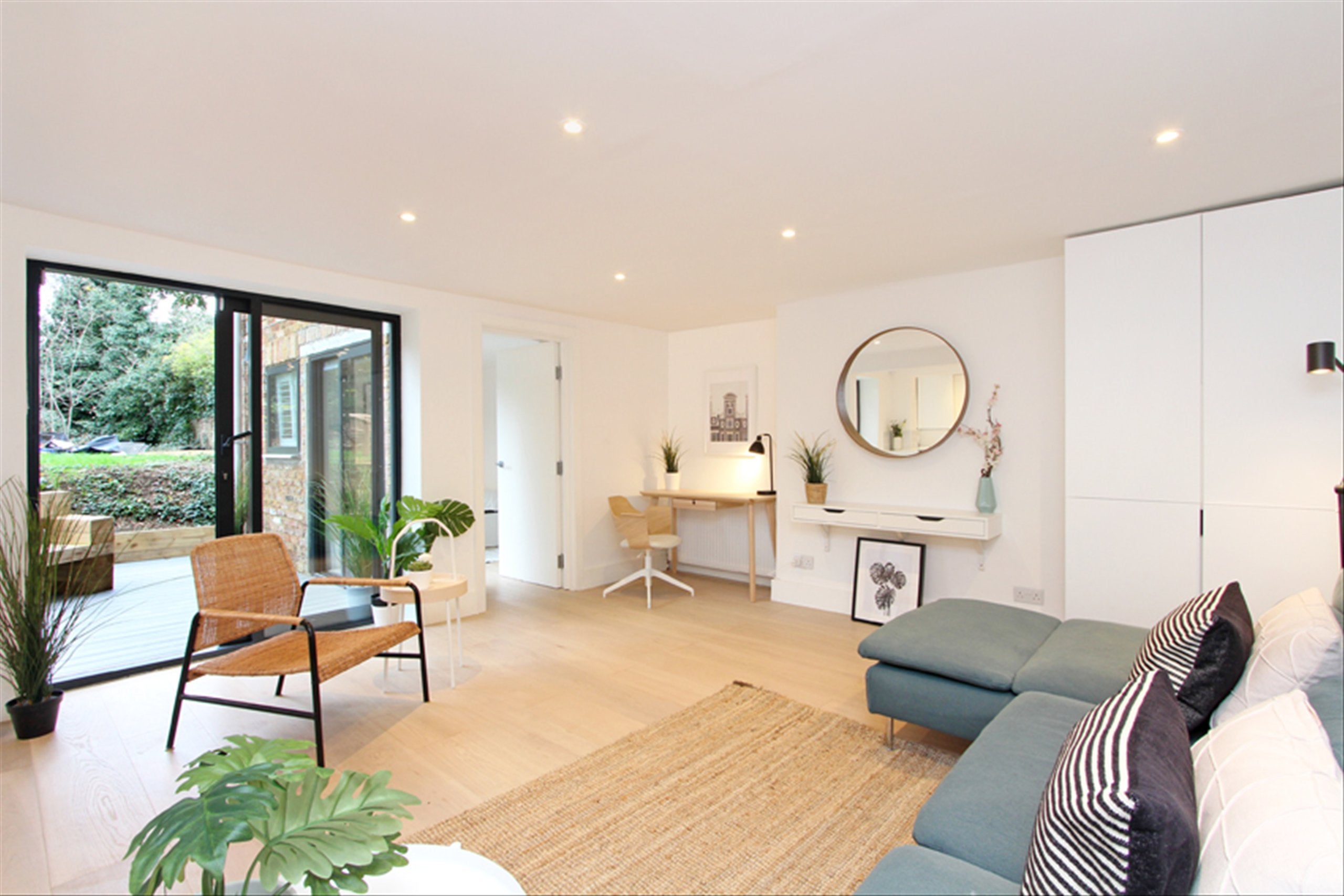 Flat Cavendish Road in Greater London