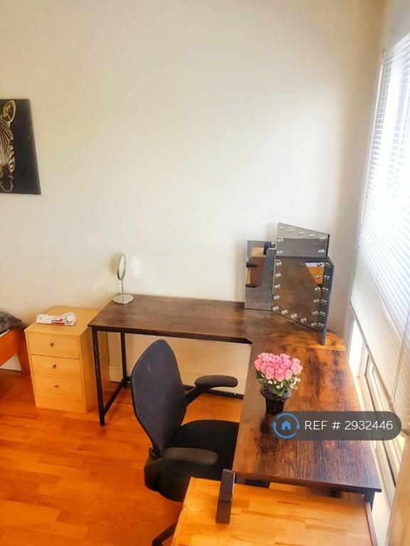 Room Solway Road in Greater London