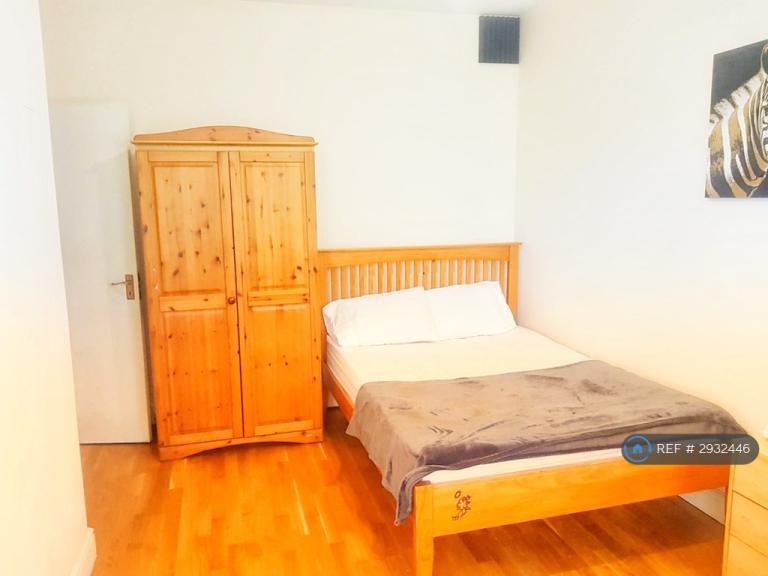 Room Solway Road in Greater London