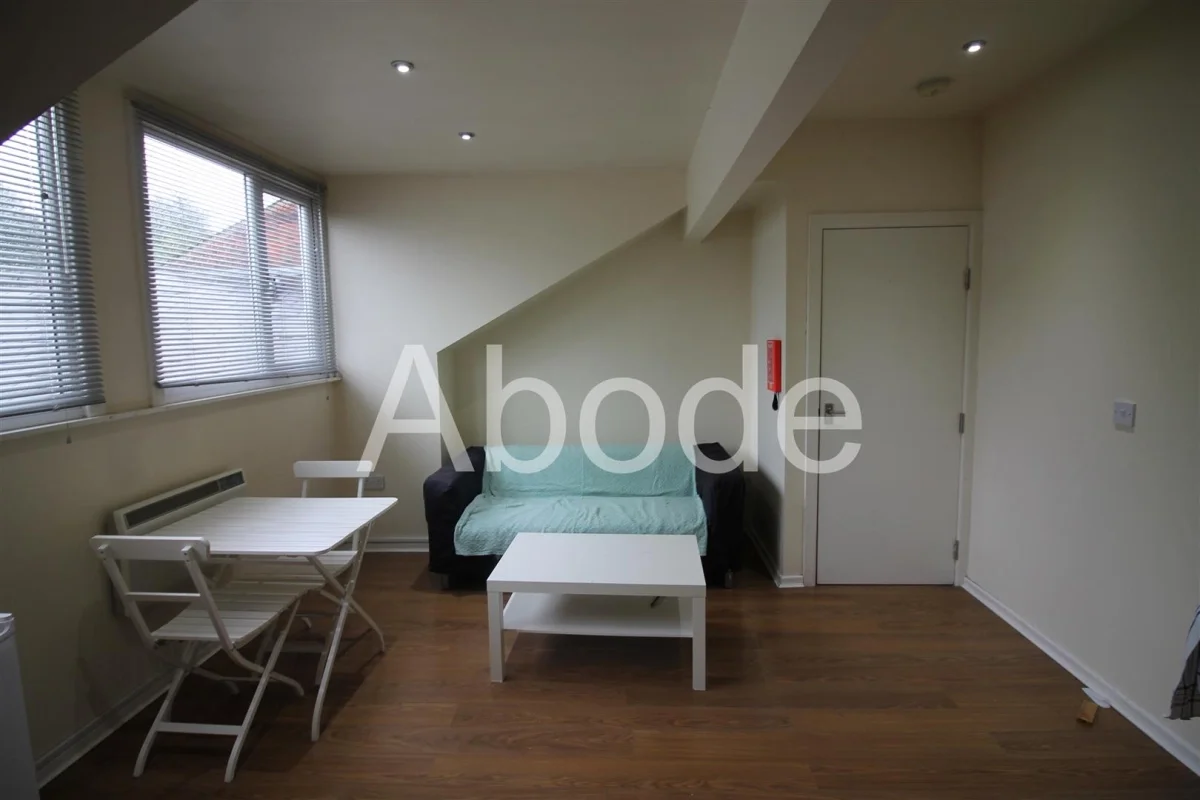Flat Moorland Avenue in Leeds