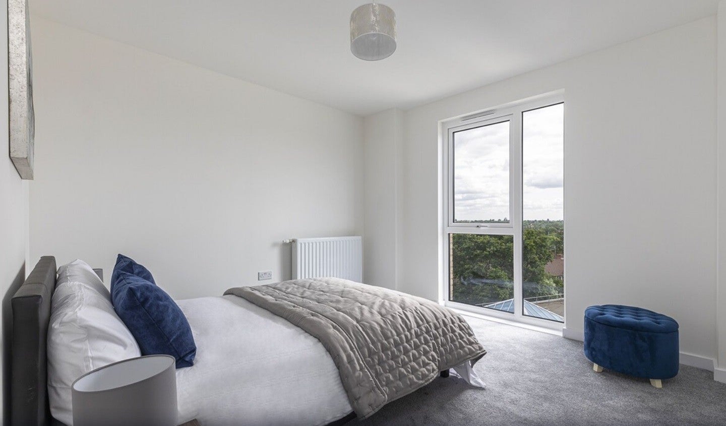 Room Woodley Crescent in Greater London