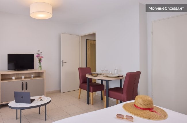 Room Rue Yves Hoffmann in Perpignan