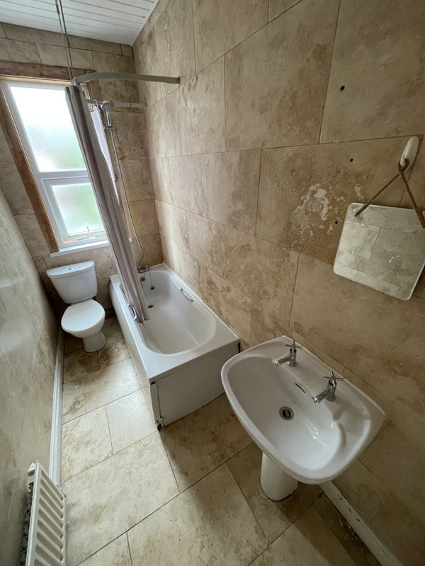 Room Back Stanmore Place in Leeds