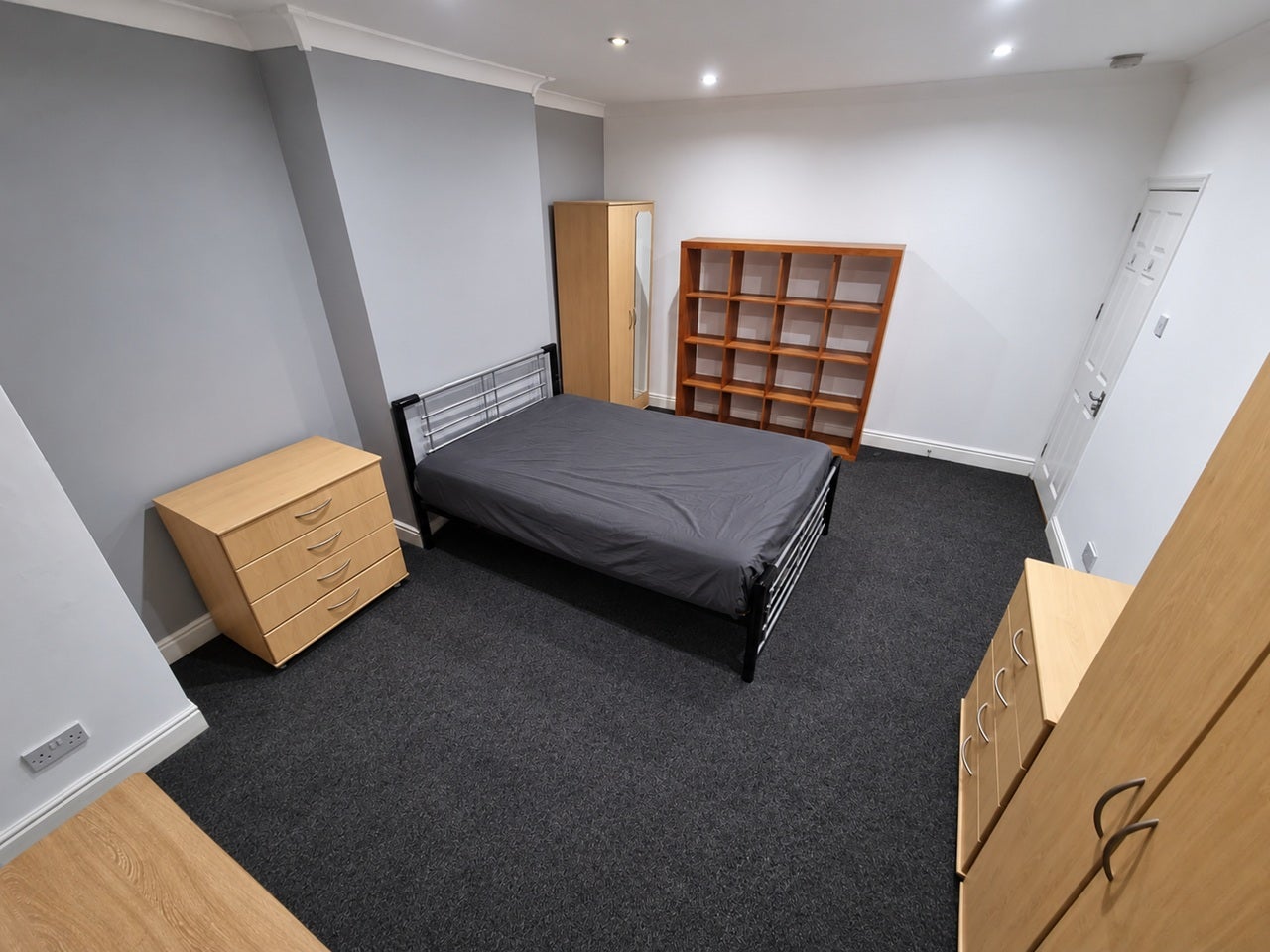 Room Harrowdene Road in Greater London