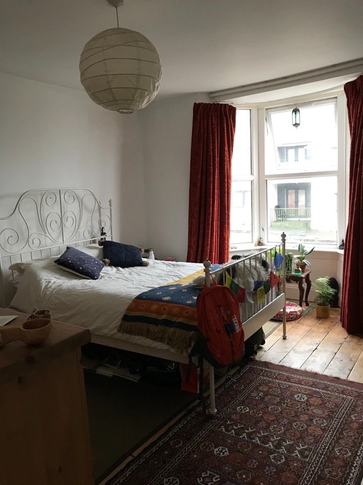 Room Diamond Avenue in Plymouth