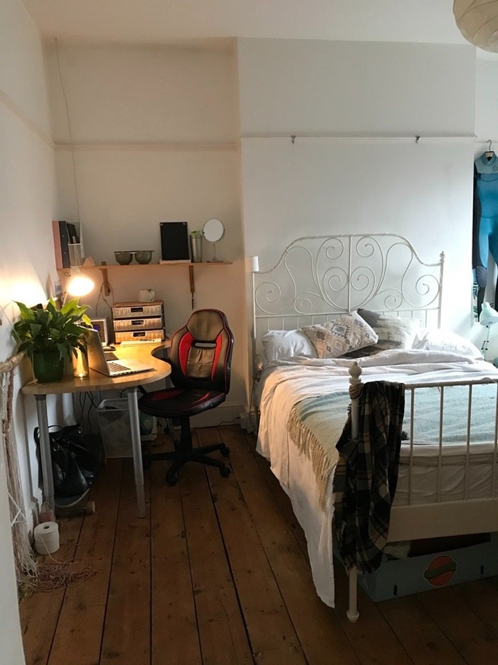 Room Diamond Avenue in Plymouth