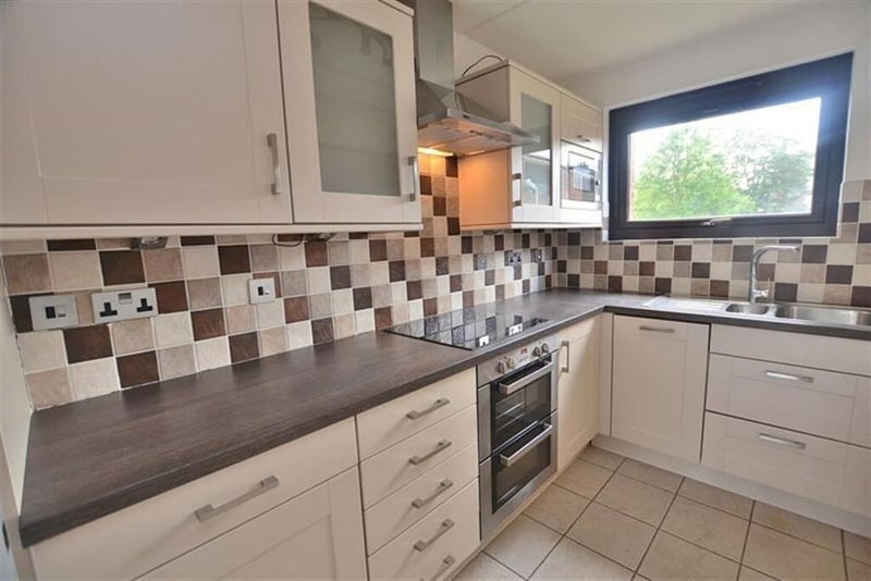 Flat Churchfields in Greater London